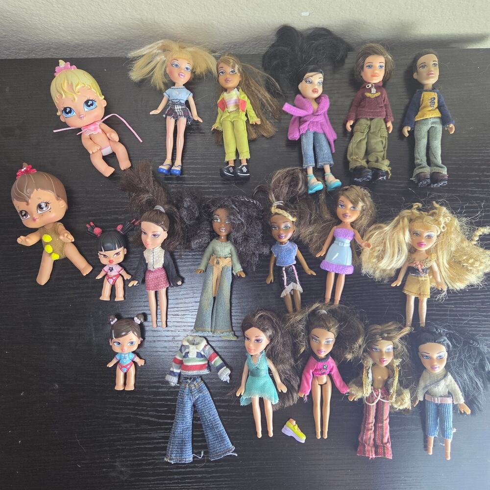 Vintage Lil' Bratz Mini Doll Bundle - 14 dolls + 2 Babyz + 2 Lil Angelz + More